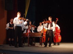 Orchester ľudových hudobných nástrojov Mesta Čadca predviedol prítomným všetky kysucké inštrumentálne oblasti...