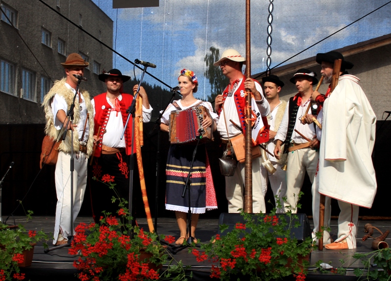 grupa_mocnego_udrenia.jpg grupa_mocnego_udrenia.jpg