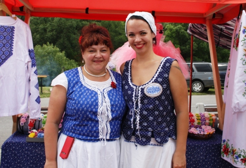 ivena_-p._pazderkov_p._ulcov.jpg ivena_-p._pazderkov_p._ulcov.jpg