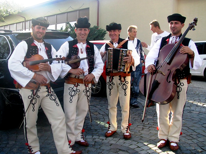 kysucky folkloristi na orave