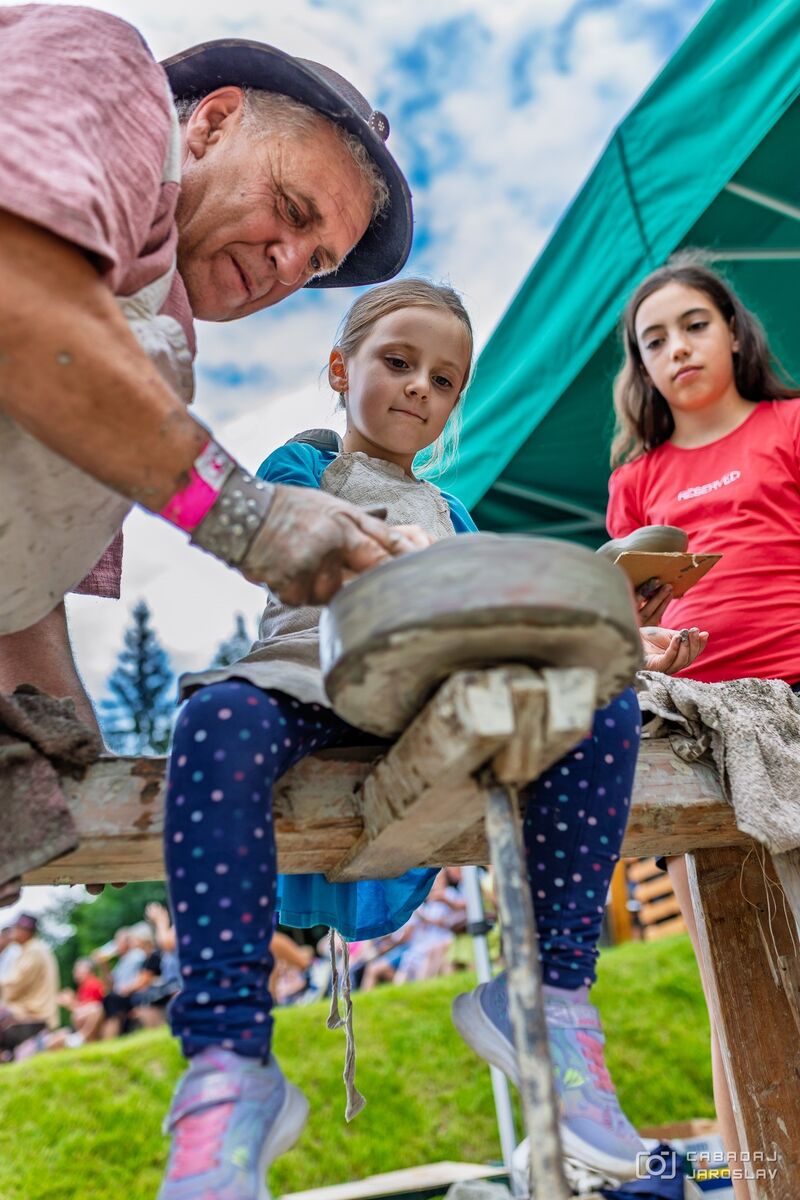 Tvorivá dielňa Ľubomír Hoľma Trstenská keramika