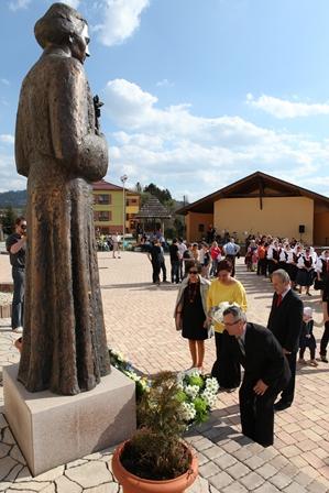 socha_jna_palrika-rakov-25.4.2013.jpg