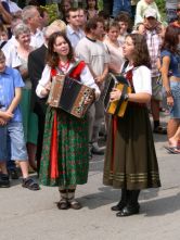 Poľské sestry Motykové nie sú na Kysuciach prvý raz - Barbara (vľavo) sa zúčastnila aj tohtoročnej Oščadnickej heligónky