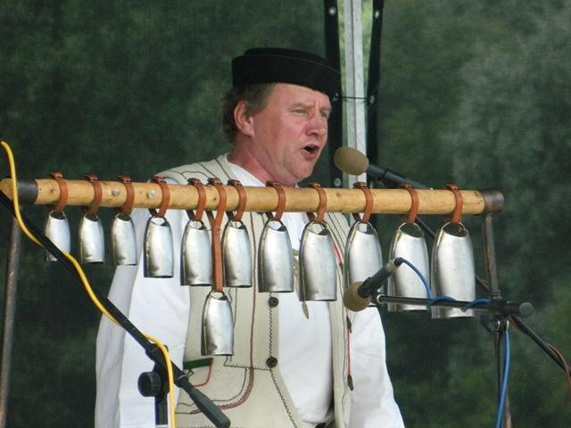 otvorenie_jarmoku-stanislav_otruba_zo_zazrivej.jpg