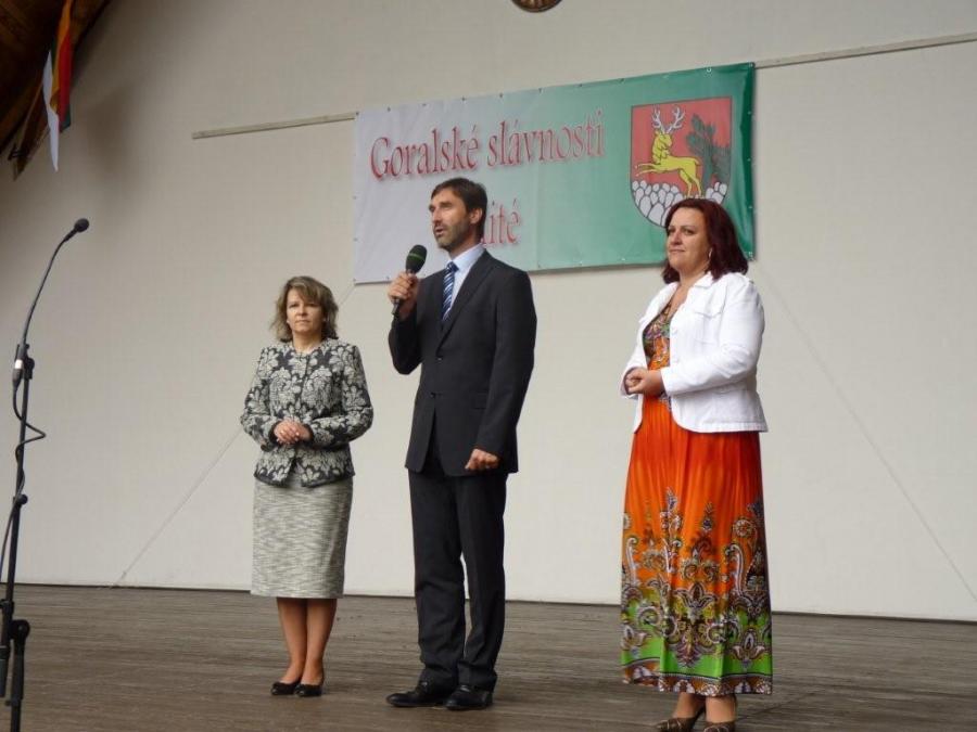 predseda_zsk-_juraj_blanar_starostka_obce_skalite-_andrea_simurdova_riaditeka_kks_v_cadci-_silvia_petrekova.jpg