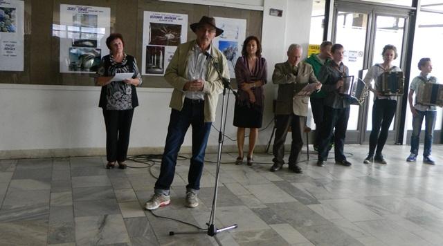 vlado_baa_zo_iliny_pri_hodnoten_fotografi.jpg