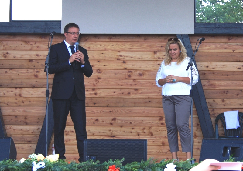 starosta_obce_zborov_nad_bystricou_juraj_hlavat_riaditeka_kysuckho_kultrneho_strediska_v_adci_silvia__petrekov.jpg